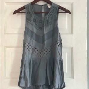 Knox Rose Sleeveless Lace Blouse in Gray